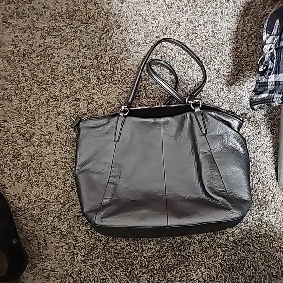 Great condition large gunmetal grey coach bag. - Picture 3 of 5